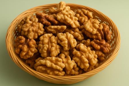 Vier bis sechs Walnusshälften vor dem Essen – und Sie essen ganz von selbst weniger, ohne Diät und ohne Verzicht